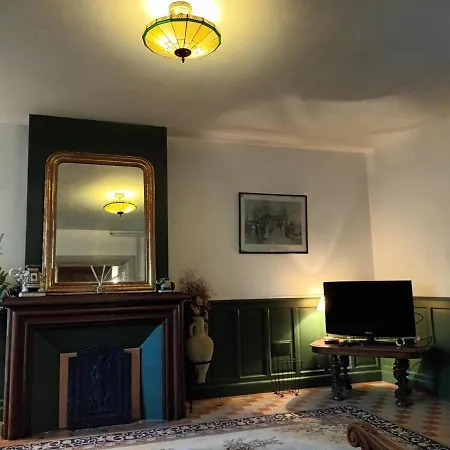La Maison Famille Bed & Breakfast