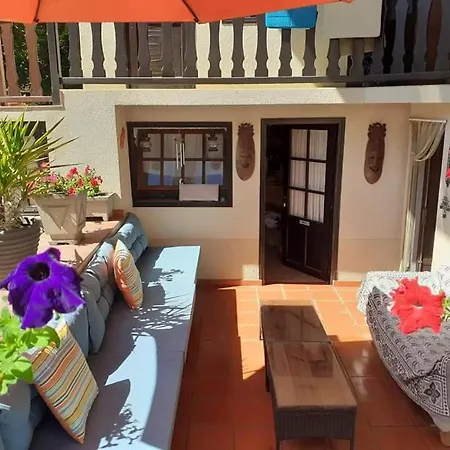 La Maison Famille Bed & Breakfast 3*