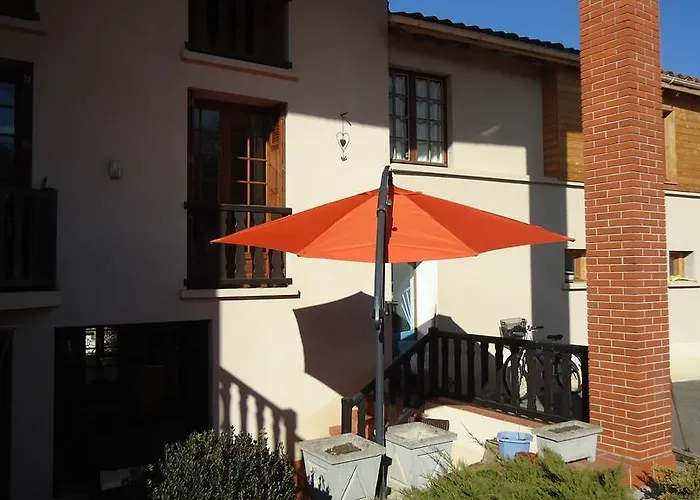 La Maison Famille Alojamento de Acomodação e Pequeno-almoço 3*