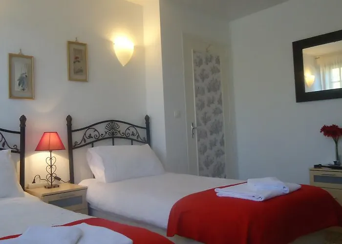 Alojamento de Acomodação e Pequeno-almoço La Maison Famille 3*