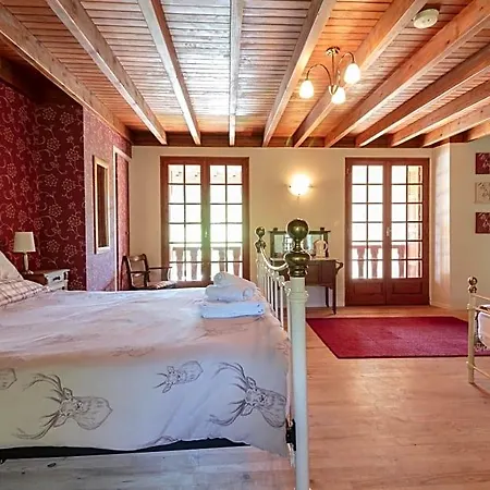 La Maison Famille Bed and Breakfast