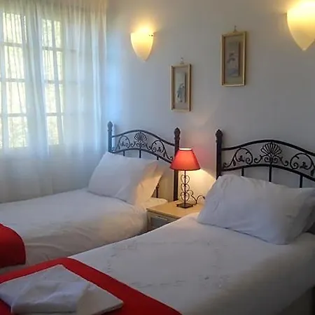 La Maison Famille Oda ve Kahvaltı 3*