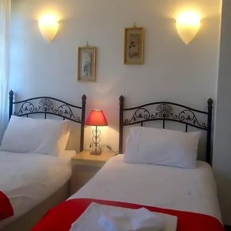 Couette-café La Maison Famille 3*