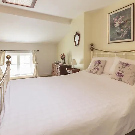 La Maison Famille Bed & Breakfast *